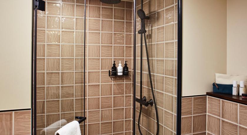 Image of Standard Twin Room 14