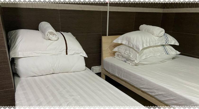 Famous Guest House - image 11