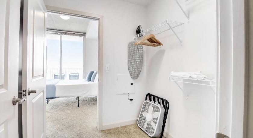 FRONTDESK Skyhouse Apts Uptown Charlotte photo