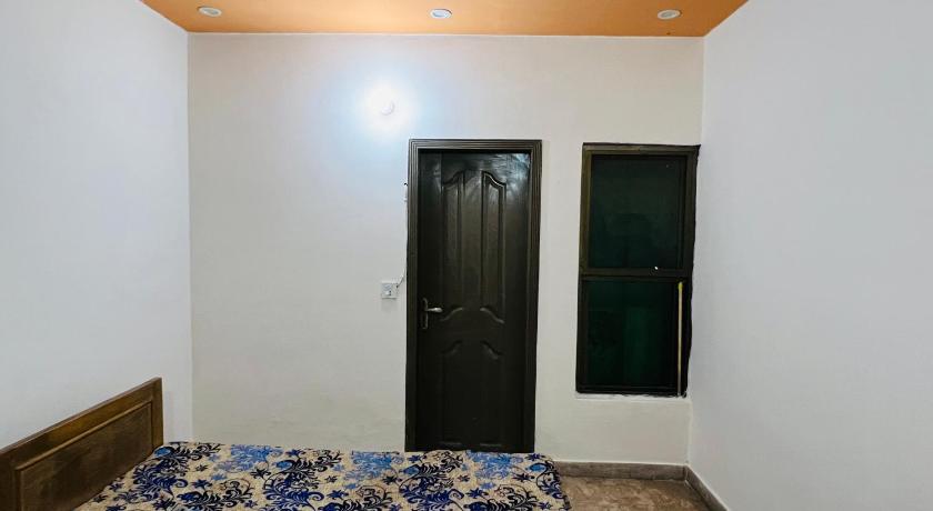 Continental Boys Hostel Model Town photo
