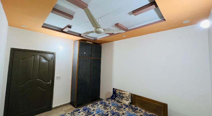Continental Boys Hostel Model Town photo