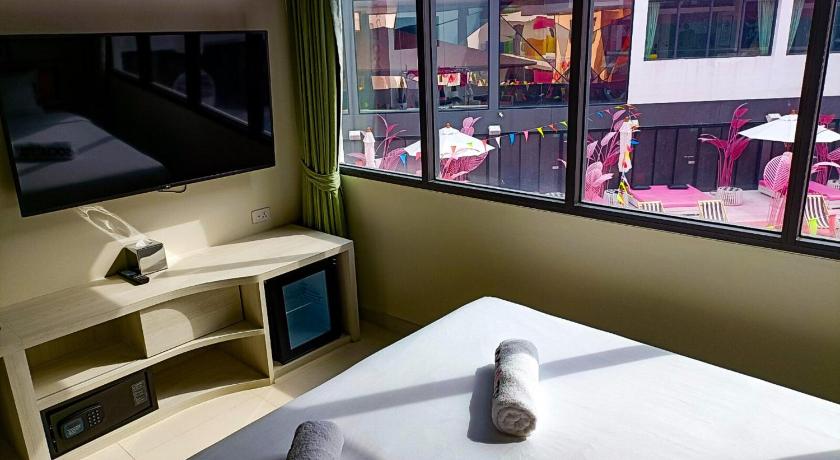 Image of Superior Pool View Room 3