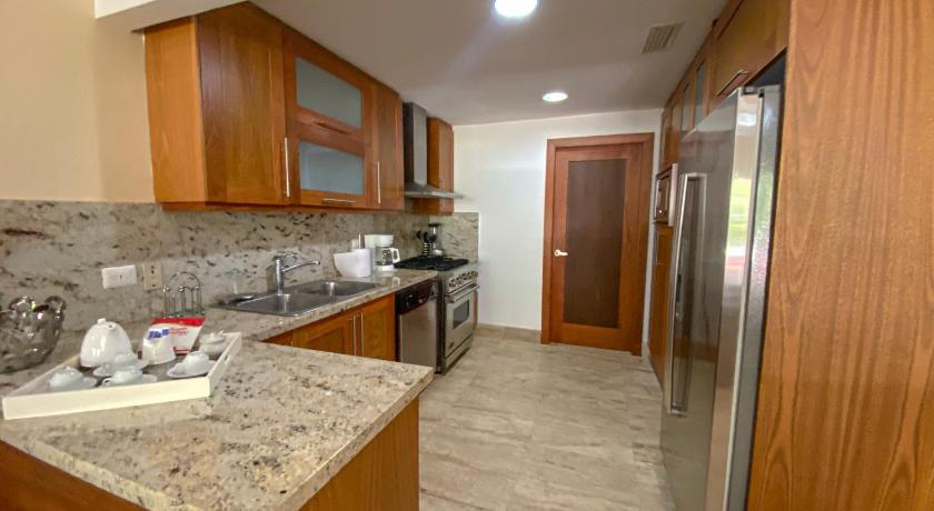 รูปของอพาร์ตเมนต์พร้อมลานระเบียง (Apartment with Terrace) 1