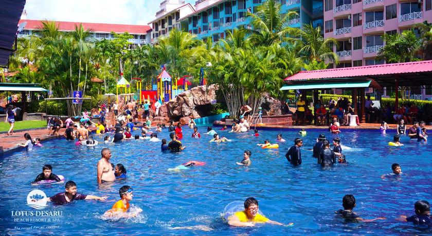 Image of 2 Bedroom Junior Suite - SPLASH Water Park View 7