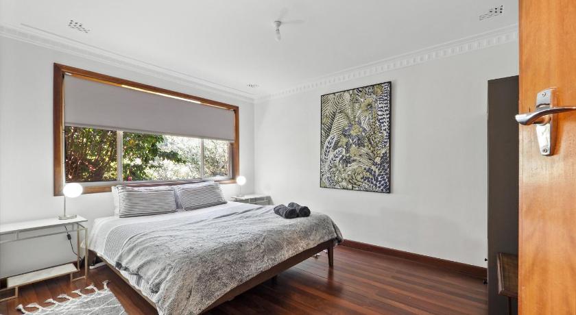 Valley House photo