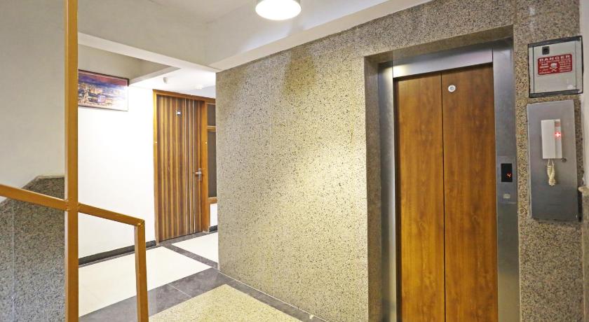 Hotel LA CASA Suites Near Delhi Airport photo