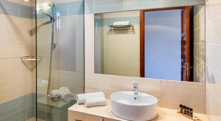 Image of Economy Triple Room 2