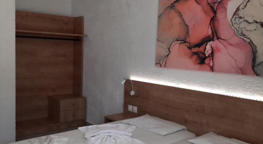 Image of Family Room 7