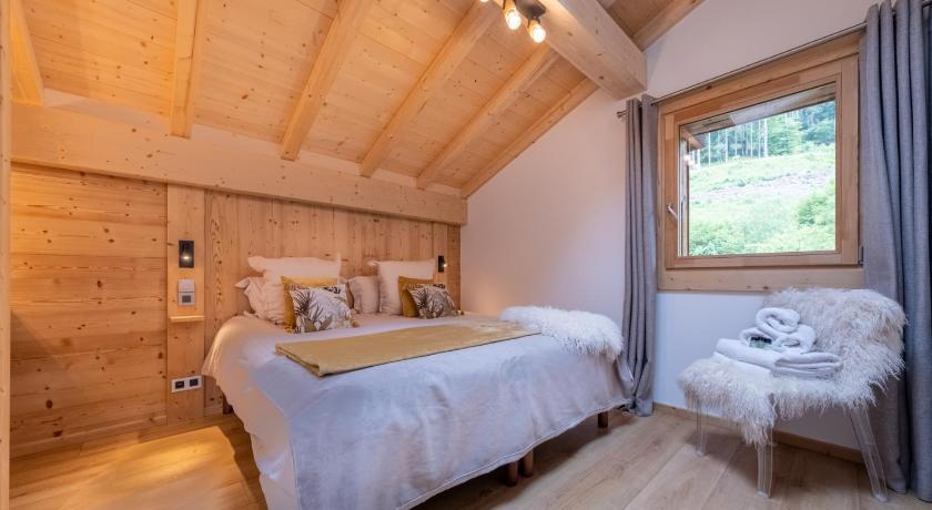 Image of Deluxe Two-Bedroom Apartment with Garden View 9