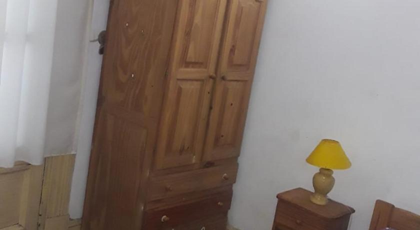 Habitac Indiv Casa de Familia, Flores photo