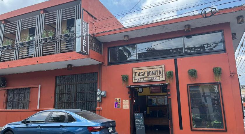 Casa Bonita Hotel y Hostal — Hotel in Cordoba