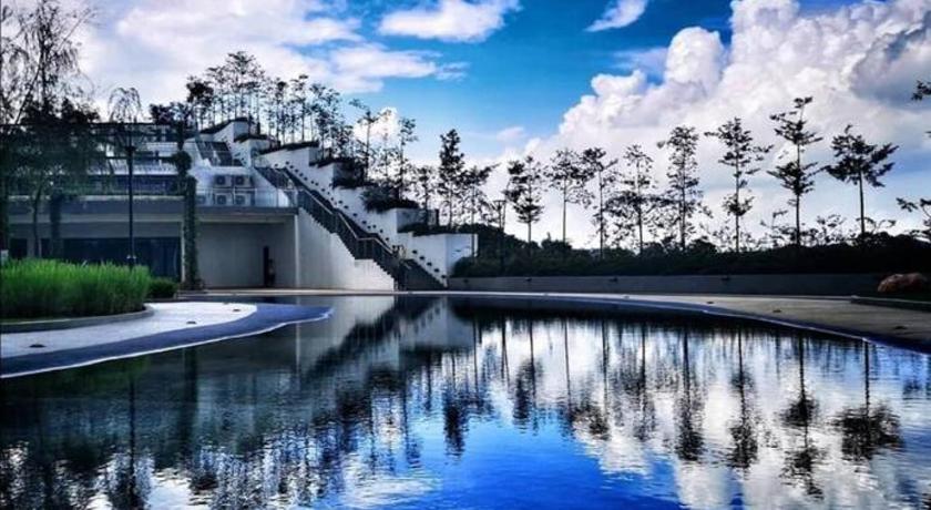 新山 MONIC STAYCATION #GreenHaven near Senibong&Regency 5星级 民宿 泳池