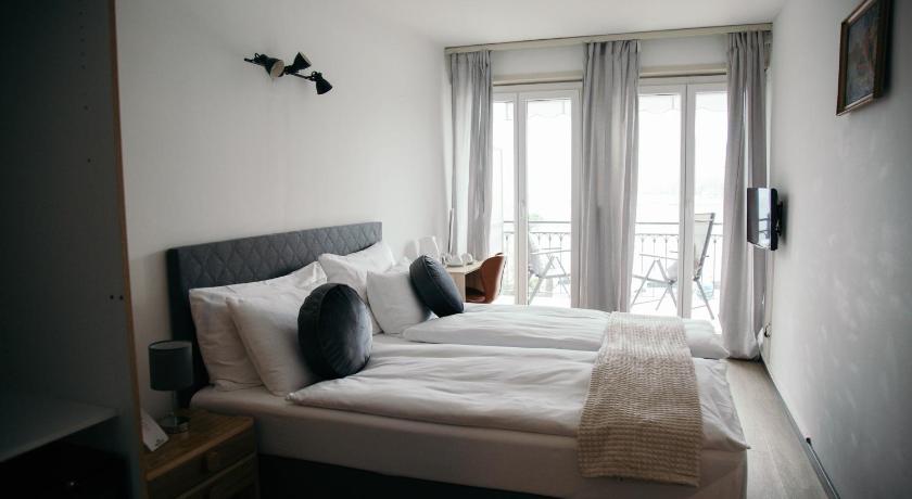 Image of Standard Double or Twin Room with Lake View 0