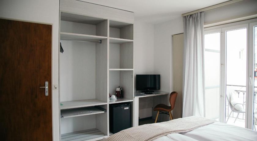 Image of Standard Double or Twin Room with Mountain View 1