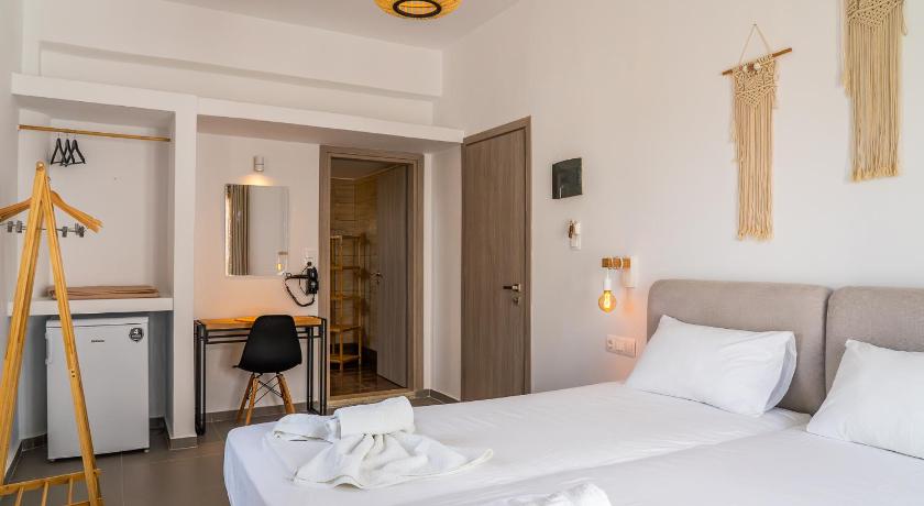 Eleftheria Studios — Hotel in Antiparos