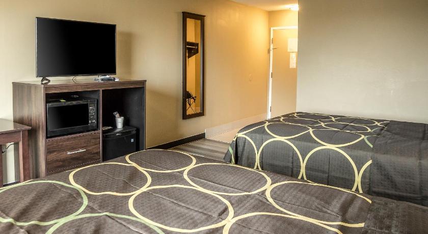 Super 8 By Wyndham Indianapolis South photo