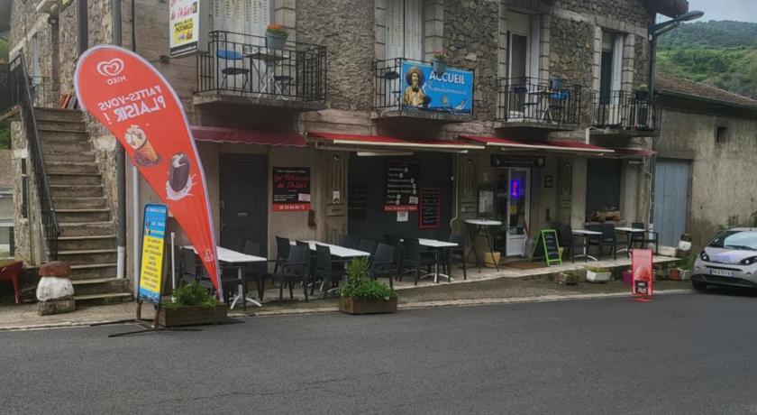 LES TERRASSES DE L'ALLIER — Hotel in Saugues