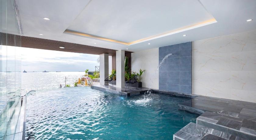 Palm Villa 24 - Ocean View Luxury 6 Bedroom, Karaoke, Bi-da