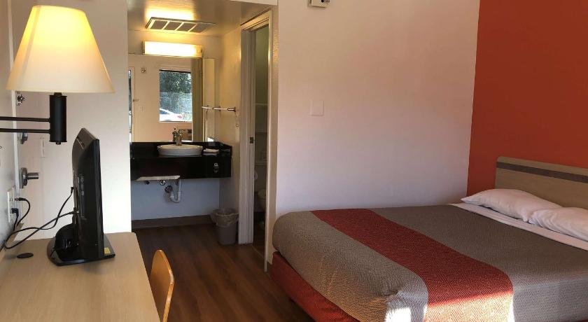 Motel 6-Goodlettsville, TN - Nashville photo
