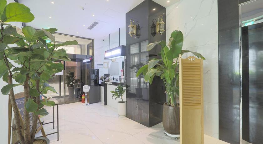 Yuna Hotel Business photo