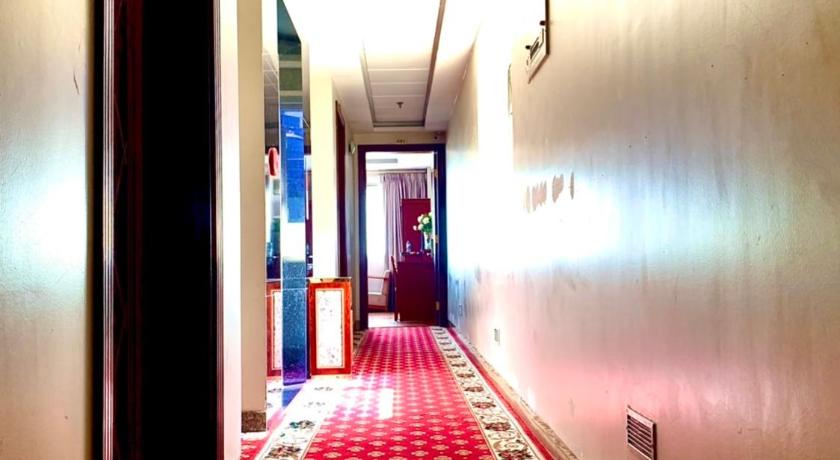 ホーチミン Van Ha Hotel - Tan Son Nhat Airport T3 station 2つ星 ホテル スイート