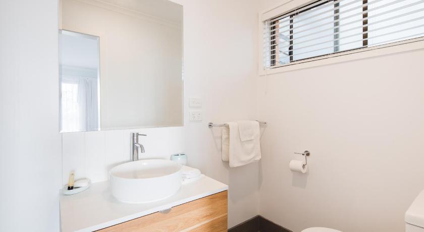 Ananda 1 - Bliss in Corinella with Ocean Views photo