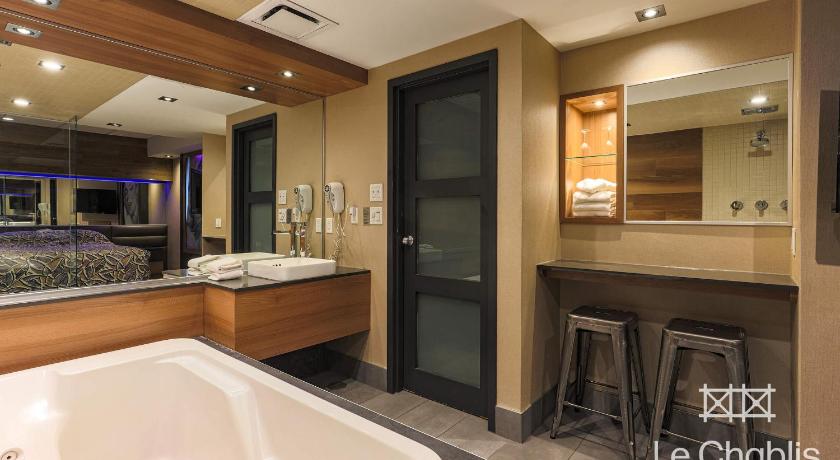 Image of Deluxe Suite 7