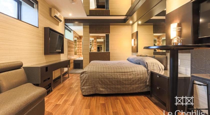 Image of Deluxe Suite 1