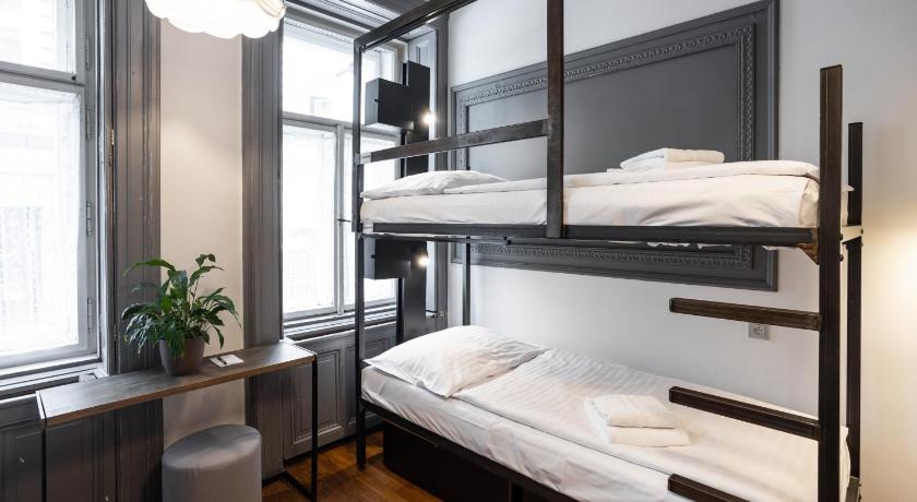 Image of Quadruple Room with 4 Bunk Beds 3