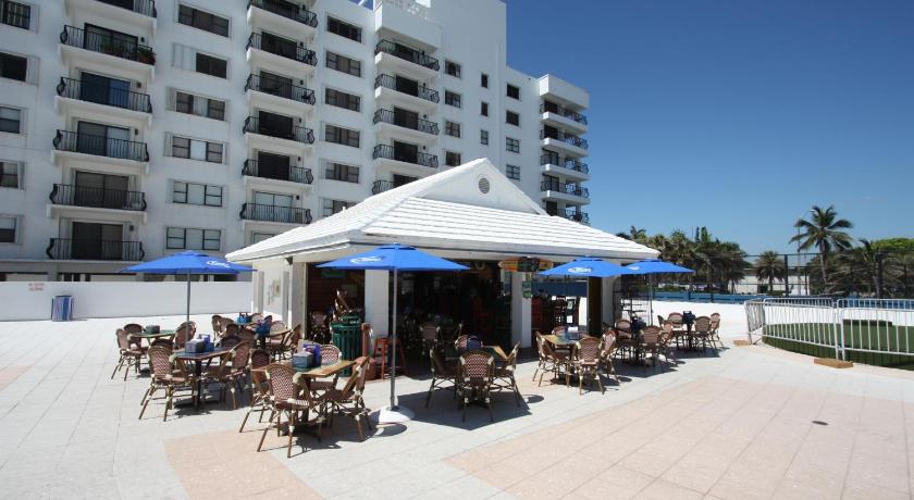 Immagine di Suite Fronte Oceano con Vista Mare Spettacolare (Oceanfront Suite with Spectacular Sea View) 3