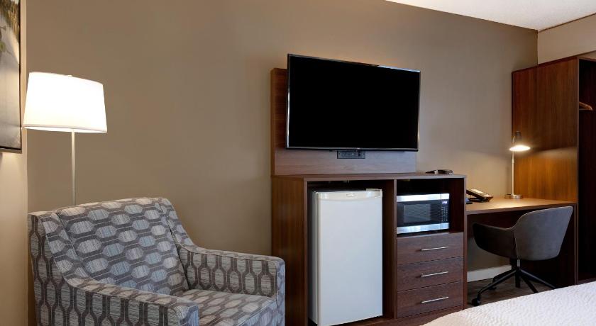 Days Inn by Wyndham Victoria Uptown photo