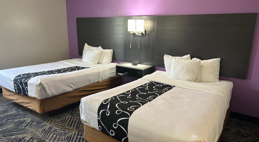 La Quinta Inn by Wyndham Omaha Southwest photo