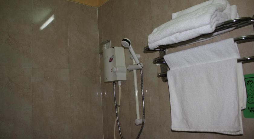 รูปของห้องพักสำหรับ 3 คน (Triple Room) 8
