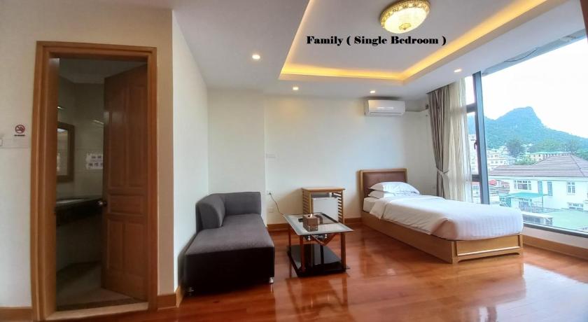 Image of Family Room 7