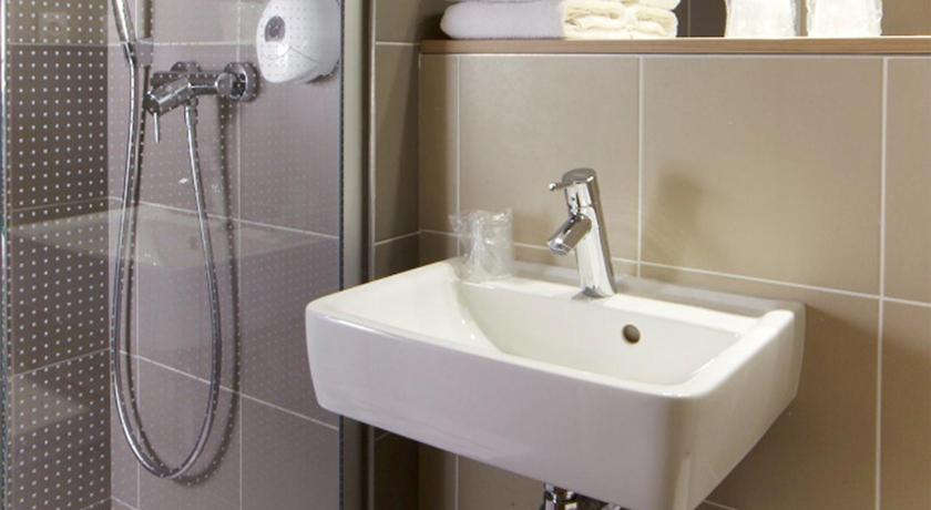 Image of Triple Room 8