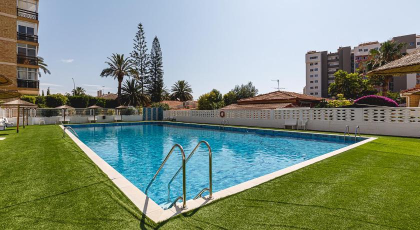 Regina Apartment in Playa San Juan with AC and pool