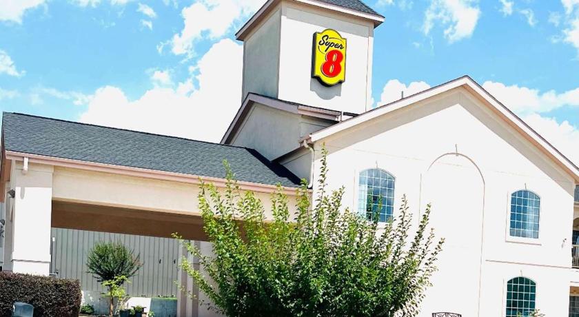 Super 8 By Wyndham Montgomery/ Lake Conroe photo