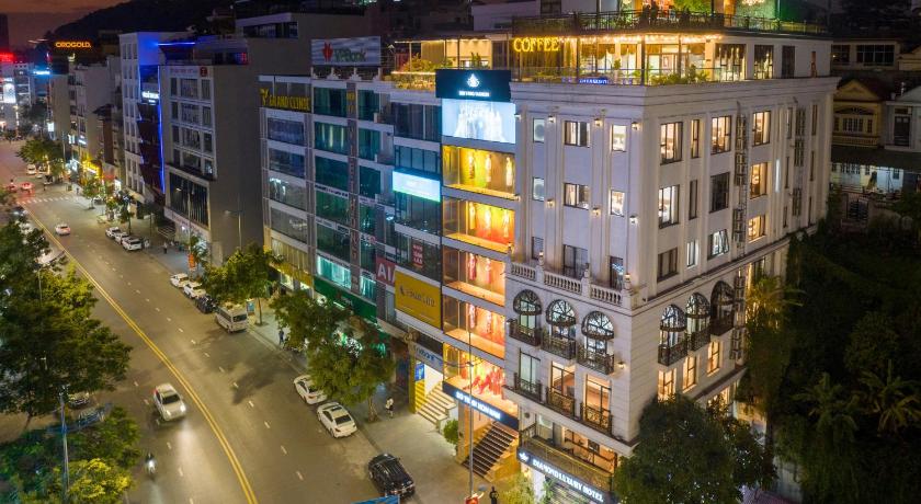 Diamond Luxury Hotel — Hotel in Hạ Long