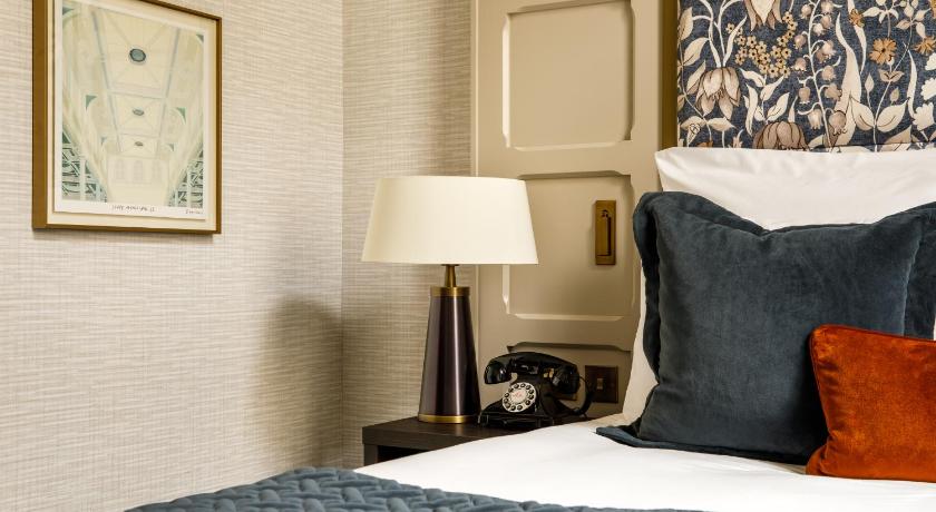 Image of Classic Room With One Double Bed 12