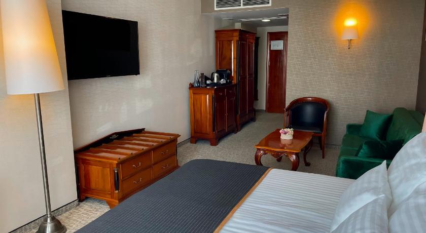 Image of Superior Plus 6