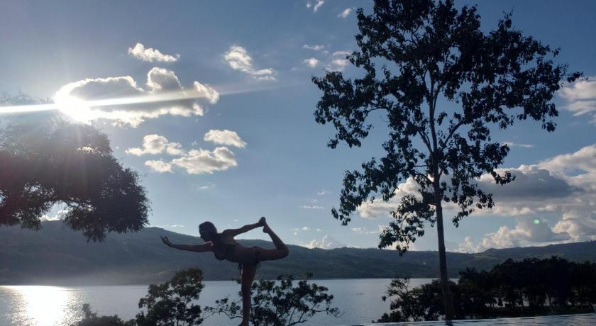 Sauce Lodge - Laguna Azul photo
