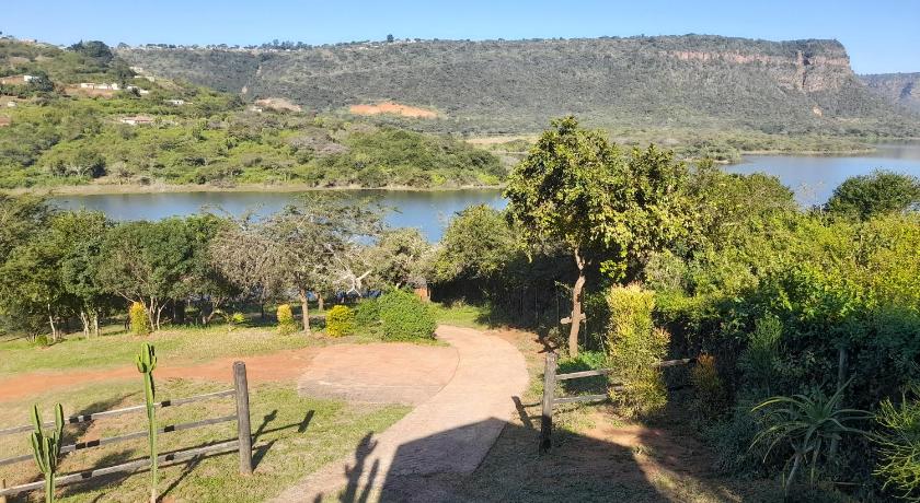 Entendeni Lodge SelfCatering — Hotel in Phoenix