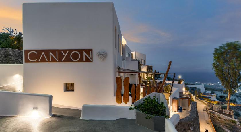 Canyon Santorini photo