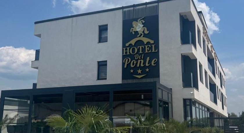 Hotel Del Ponte
