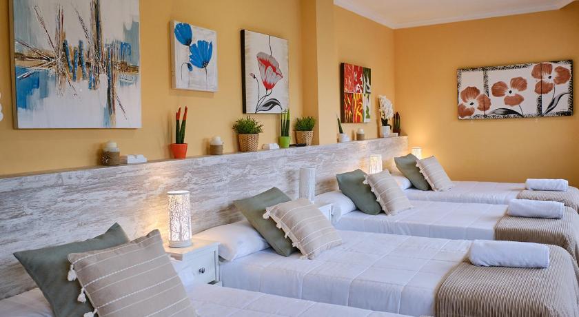 Peregrina Pension 1 — Hotel in El Pino