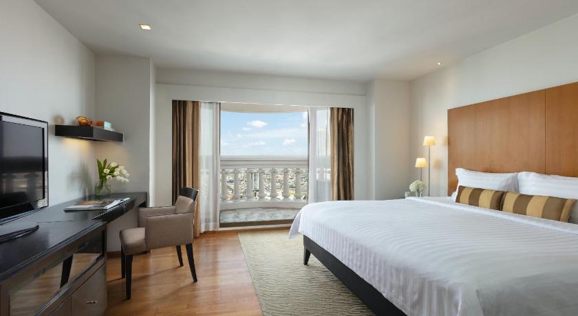 Image of Tower Club City View with Dinner at Breeze Restaurant (Food only) once per stay 0