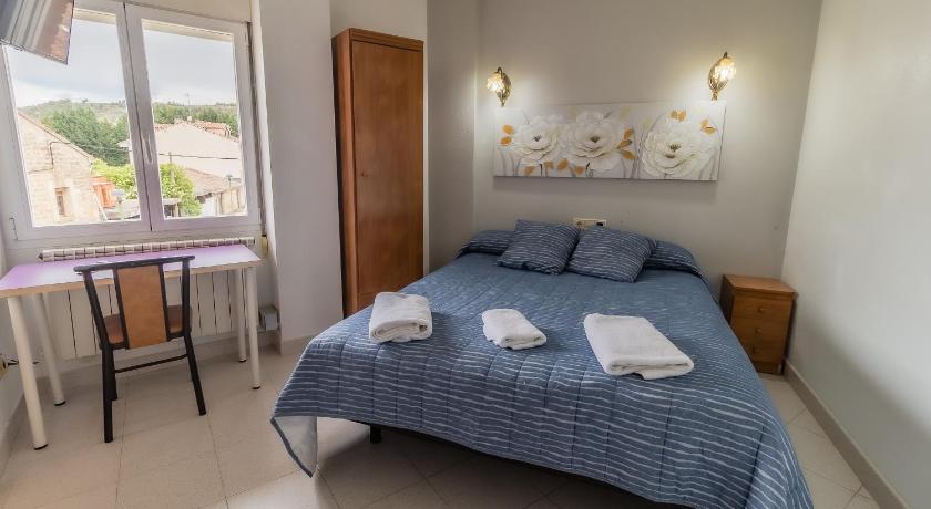 Hostal - Restaurante La Buena Villa by Vivere Stays