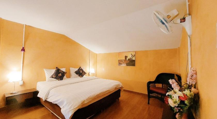 Image of Family Room 1