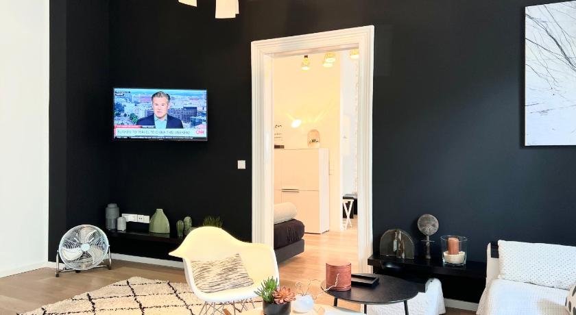 Puro-Design-Apartment Deluxe - very central photo