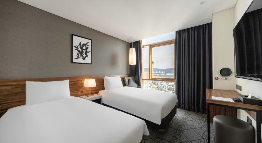 Image of Standard Twin Room - Contactless Check-In 0